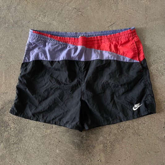 (M-L) 90s Nike Shorts