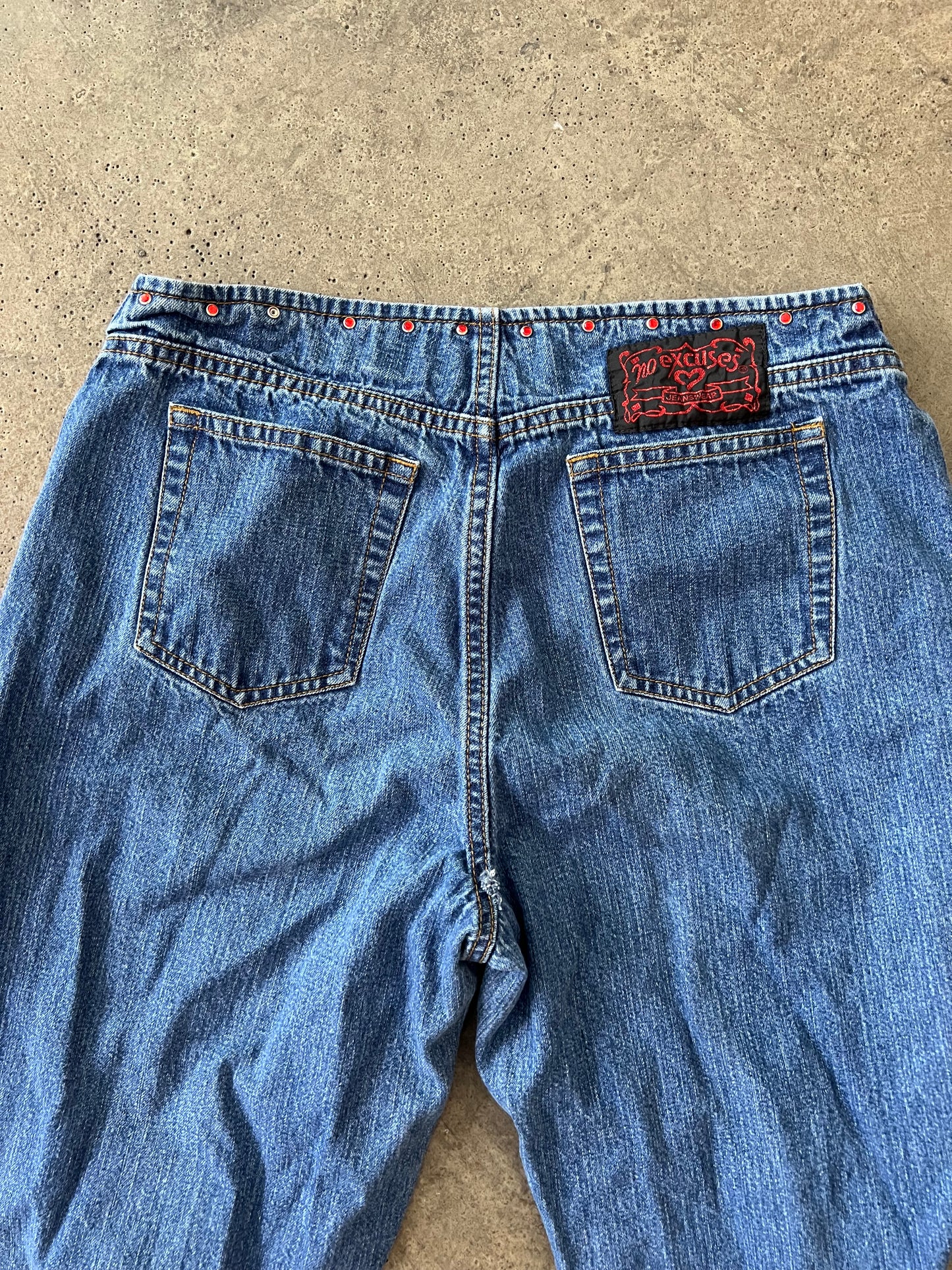 (28x29) Y2K No Excuse Jeans