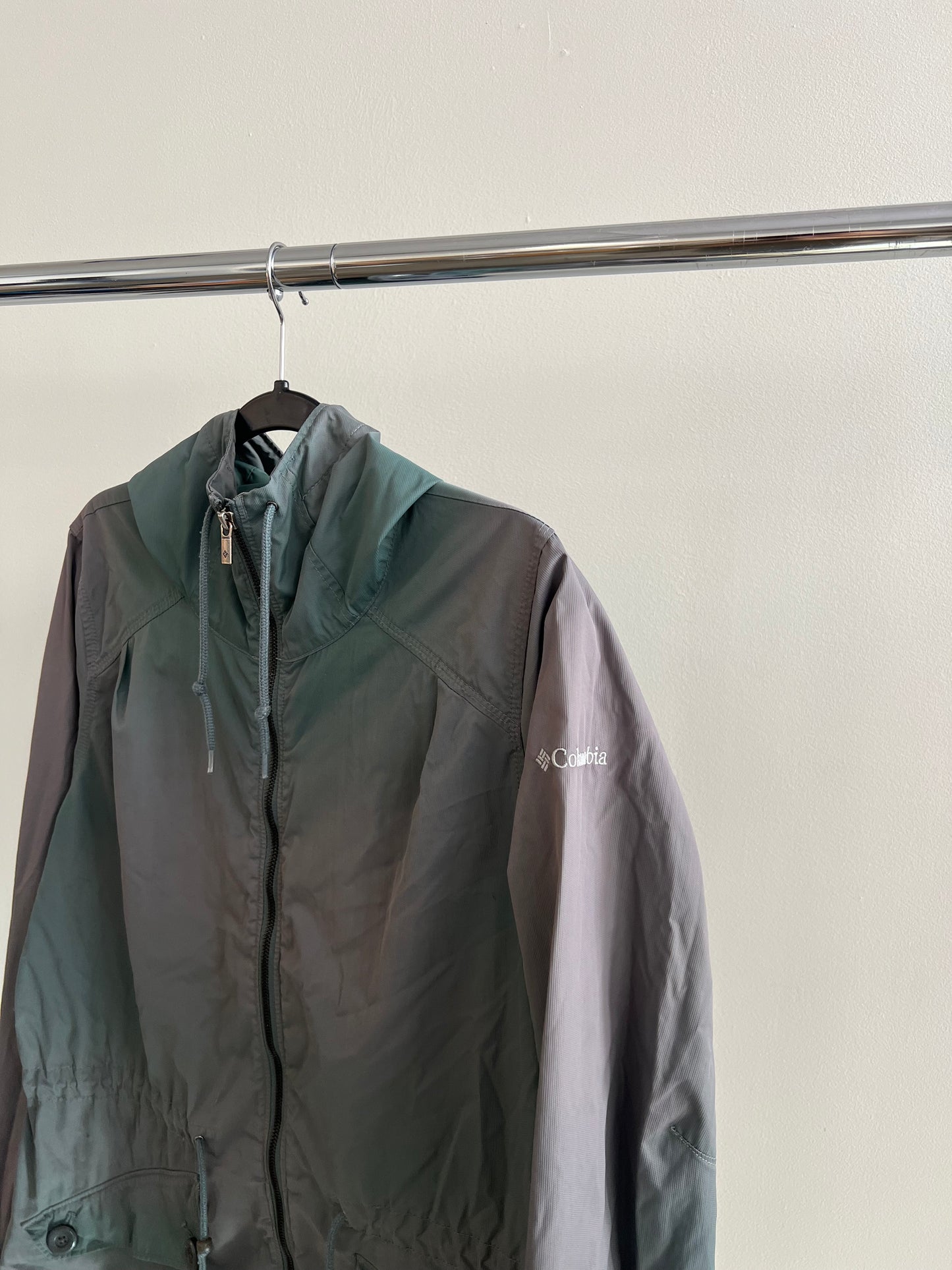 (M) Columbia Rain Jacket