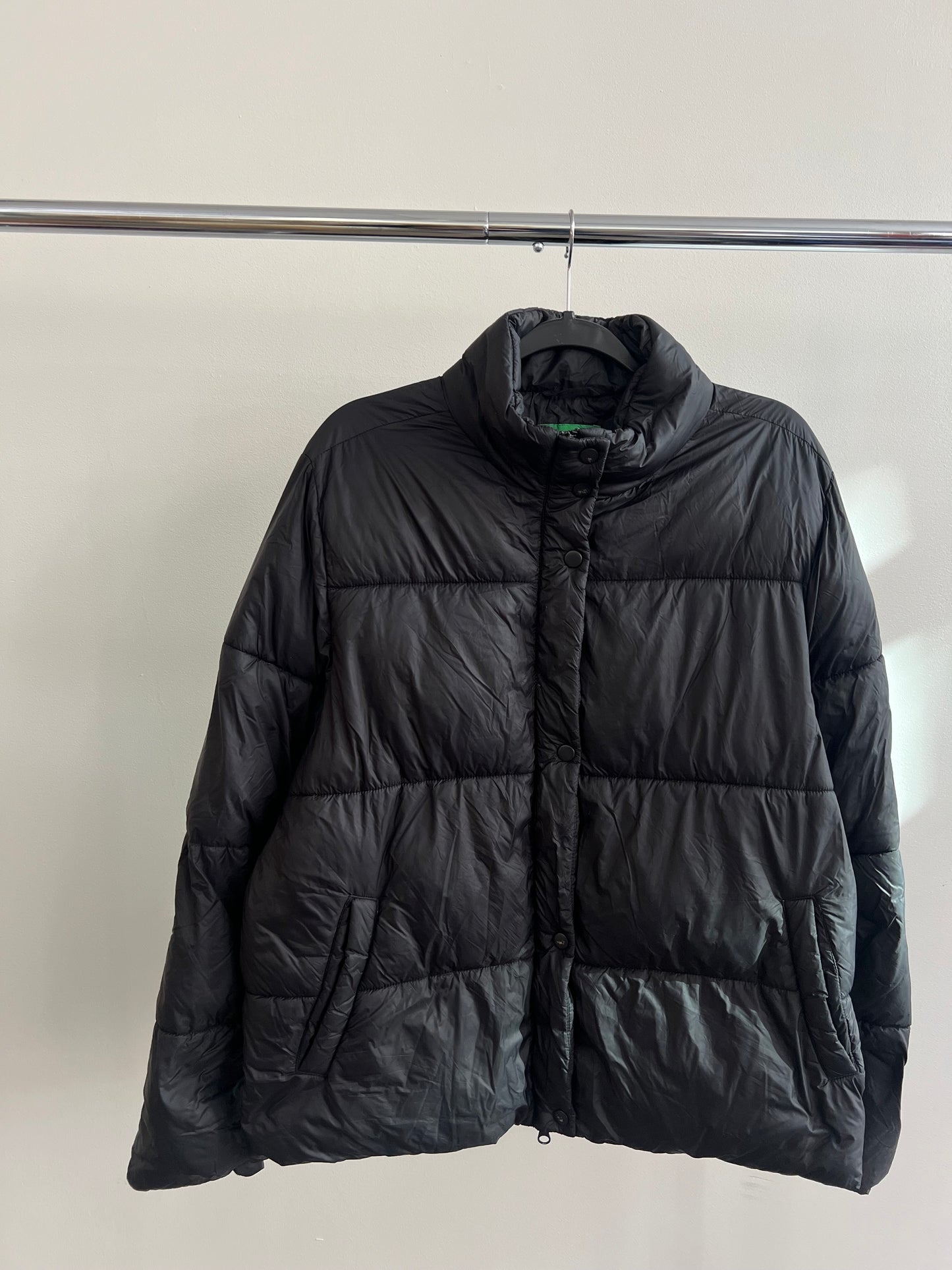 (M) Black Puffer Jacket