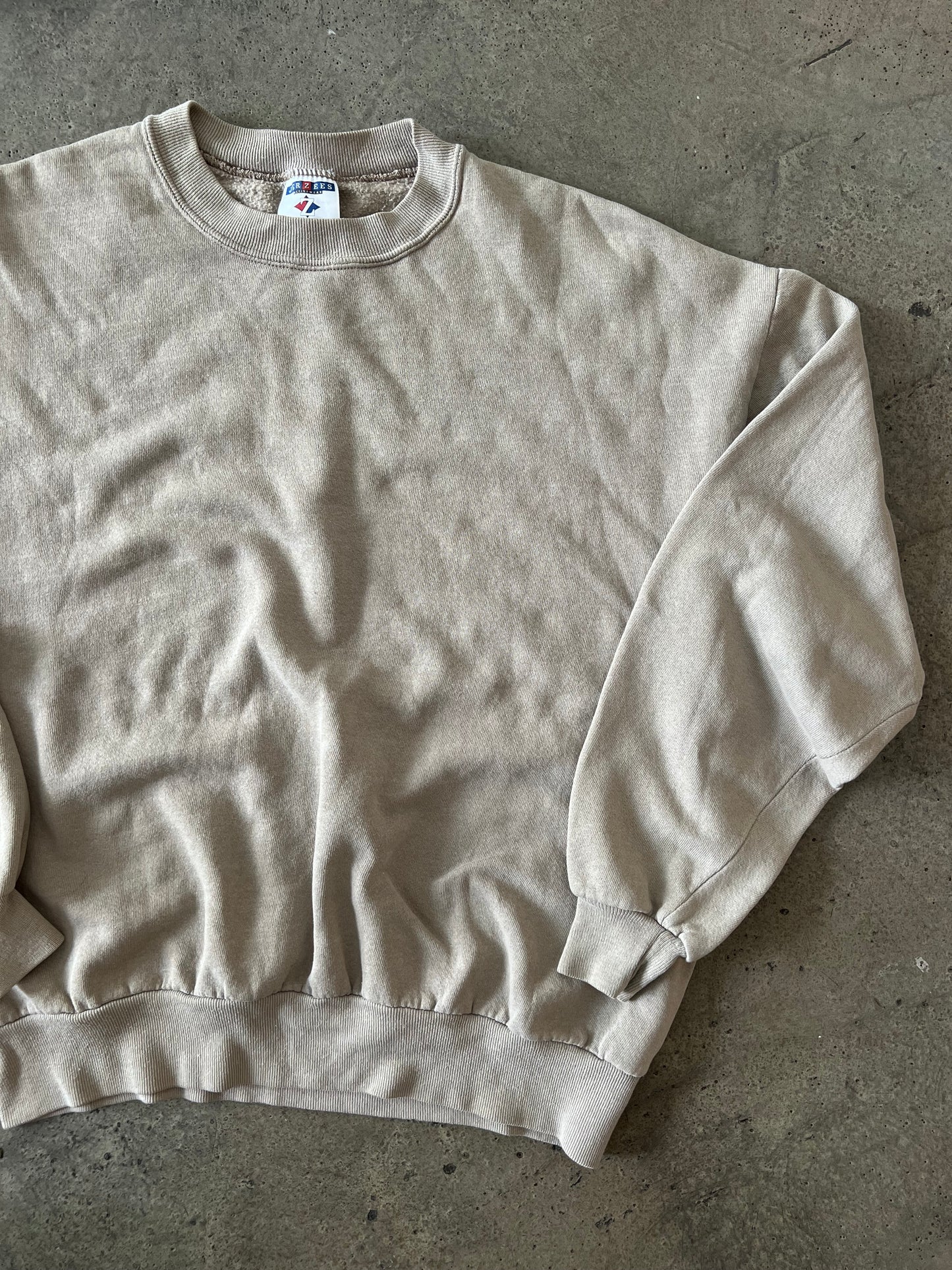 (M/L) 90s Tan Sweatshirt