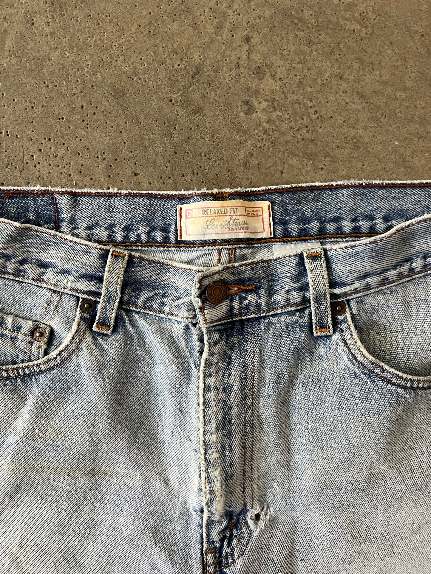 (32x8.5) 00s Levi’s Jorts