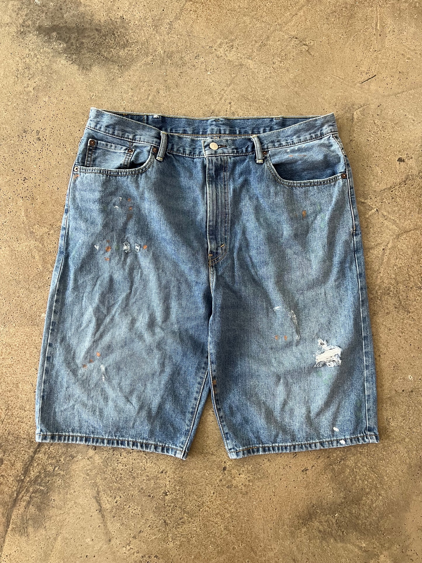 (36x12) 00s 569 Levi’s Jorts