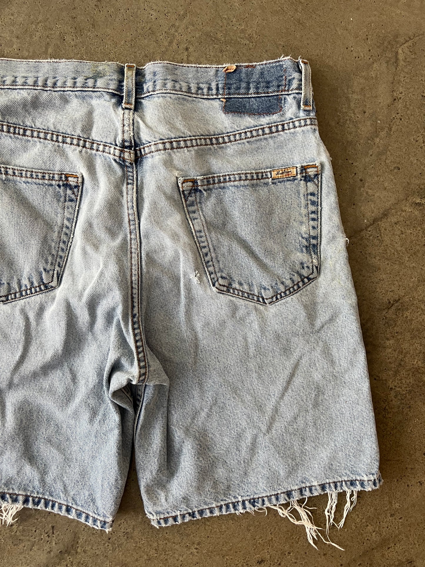 (32x8.5) 00s Levi’s Jorts